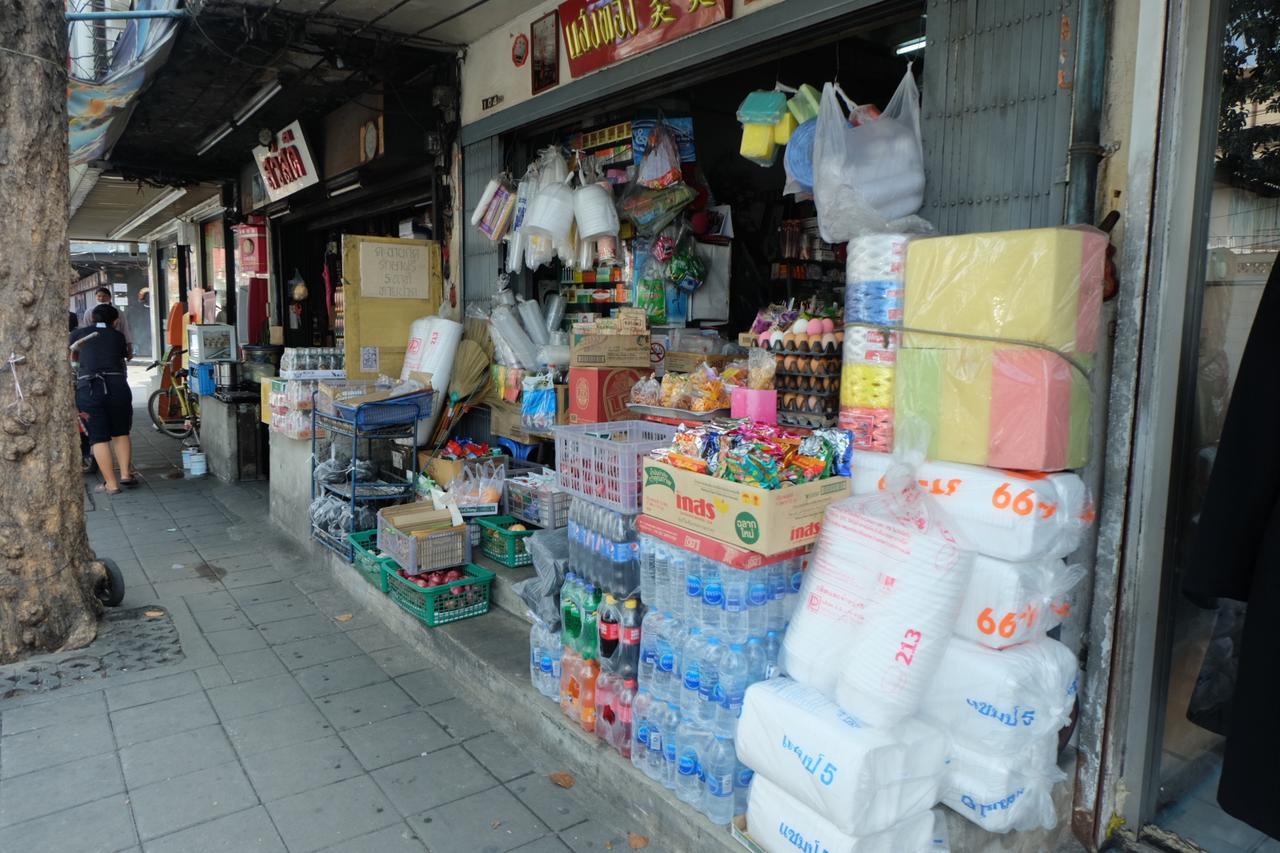 Hostel Slumwhite Bangkok Exterior foto